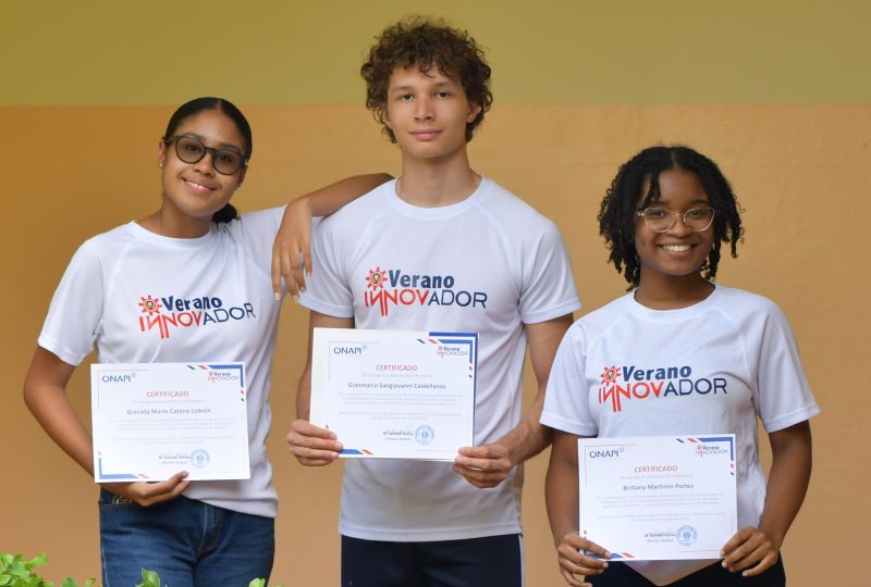 Estudiantes de Loyola se destacan en Campamento Verano Innovador de Onapi