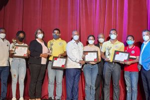 Estudiantes del IPL ganan en la Olimpiada Nacional de Ciencias Naturales
