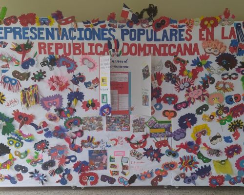 Estudiantes del Nivel Secundario realizan exposición de máscaras de carnaval